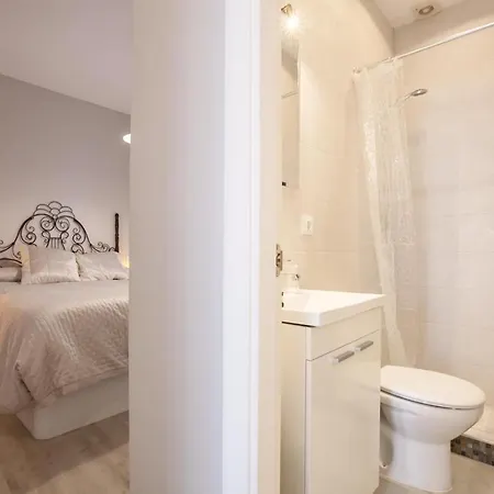 Casco Antiguio ↑ Calidades 4 Px 1 Br Apartment