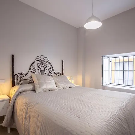 Casco Antiguio ↑ Calidades 4 Px 1 Br Apartment Seville